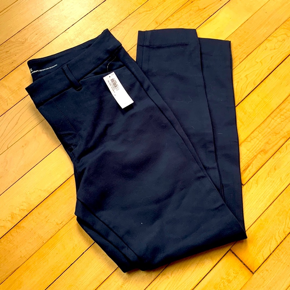 NWT Old Navy Pixie Pants with build in sculpt